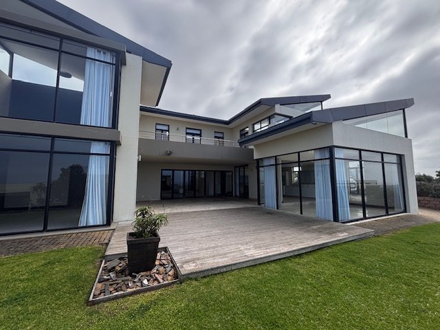 4 Bedroom Property for Sale in Oubaai Western Cape